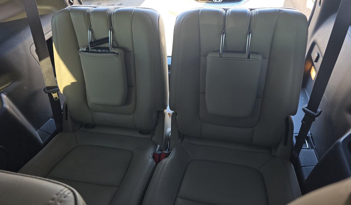 2015 Ford Explorer XLT photo 10