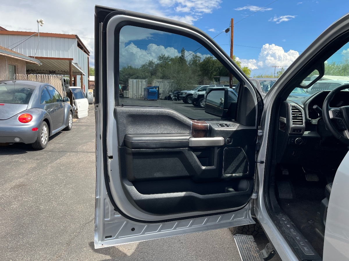 2016 Ford F-150 Platinum FX4 photo 12