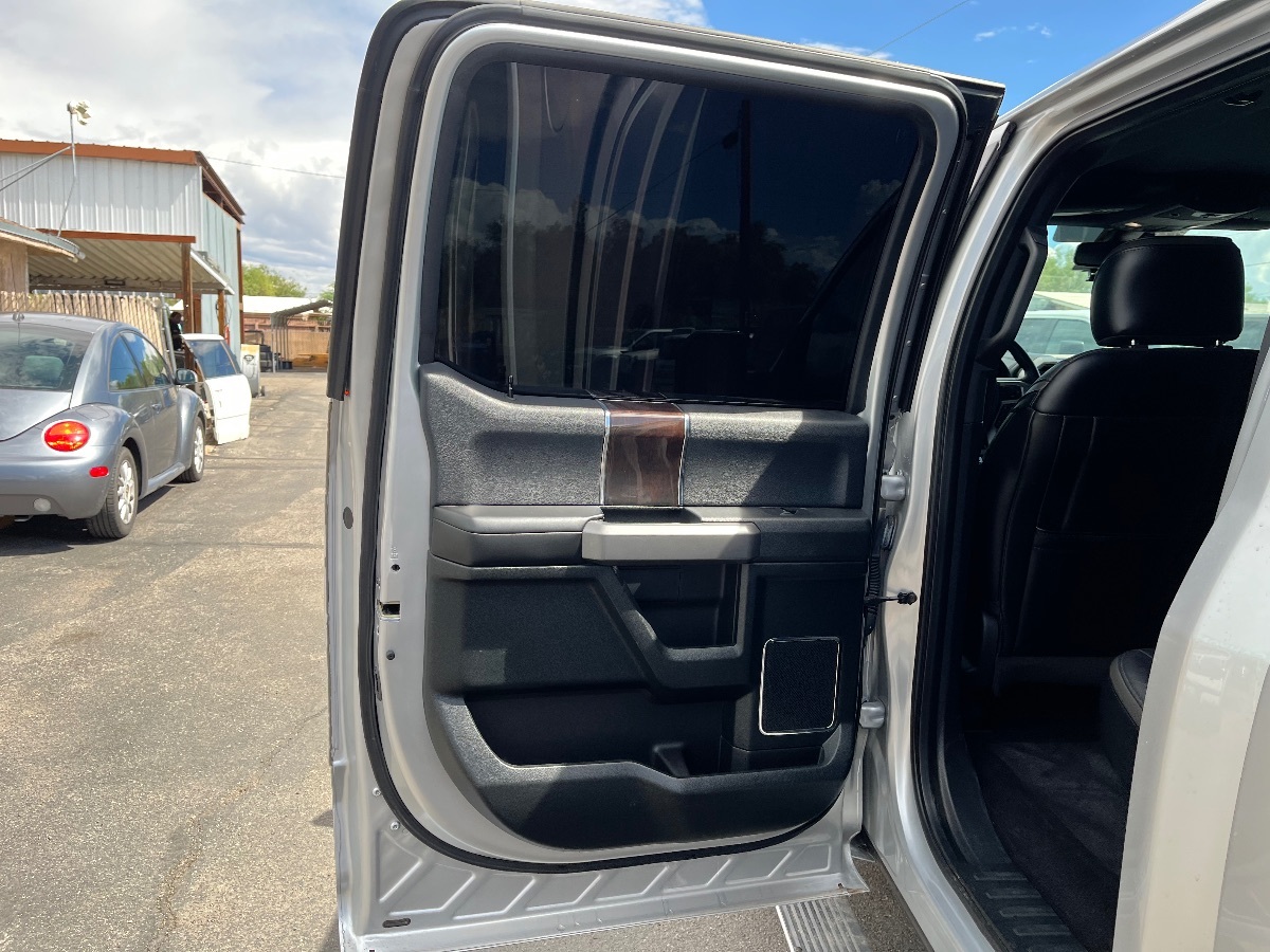 2016 Ford F-150 Platinum FX4 photo 14