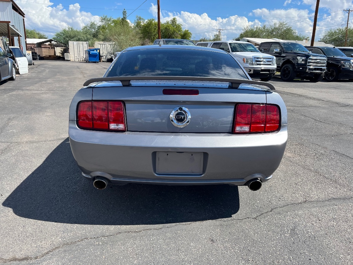 2007 Ford Mustang GT Deluxe photo 2