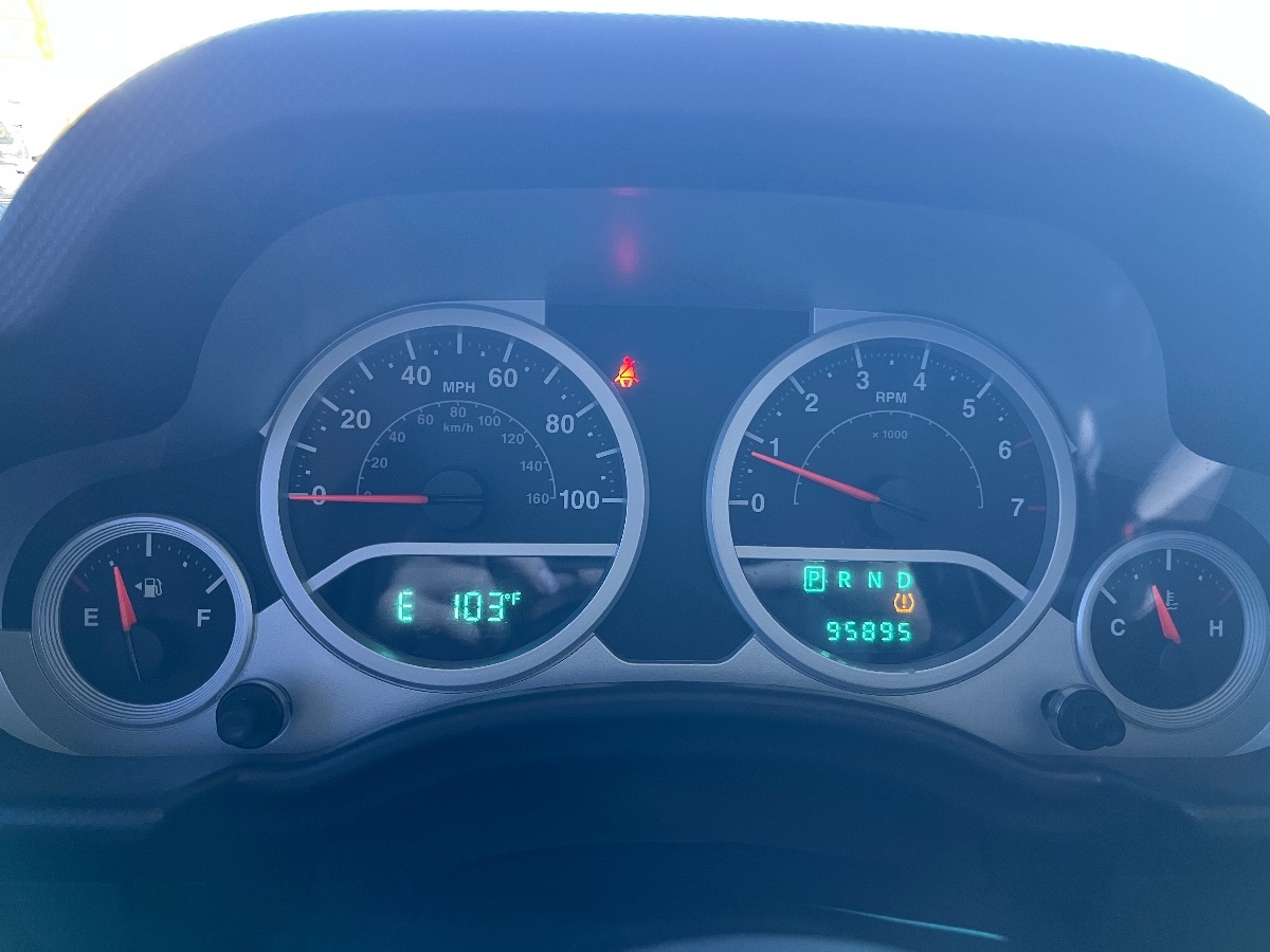 2010 Jeep Wrangler Unlimited Rubicon photo 17