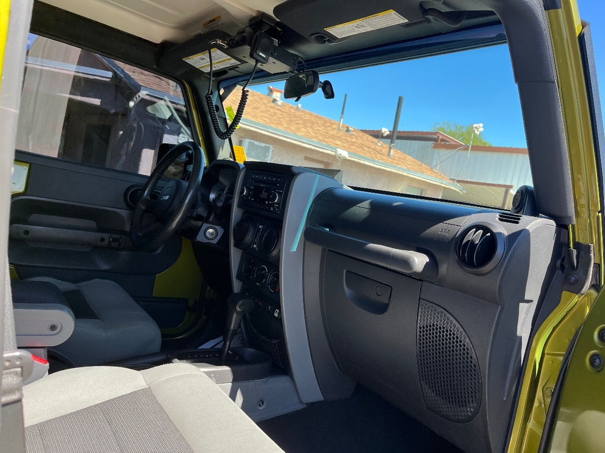 2010 Jeep Wrangler Unlimited Rubicon photo 27