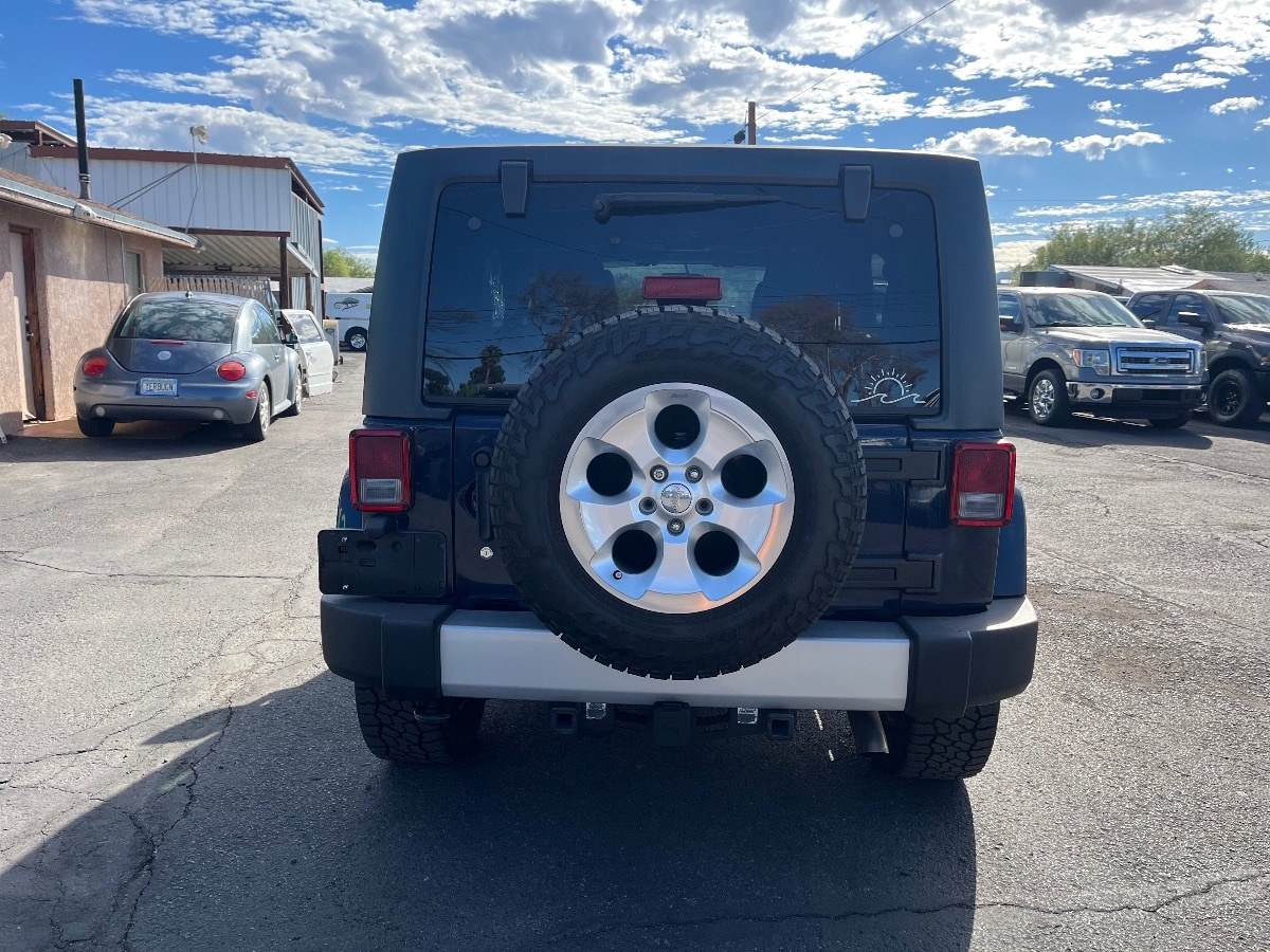 2013 Jeep Wrangler Unlimited Sahara photo 4