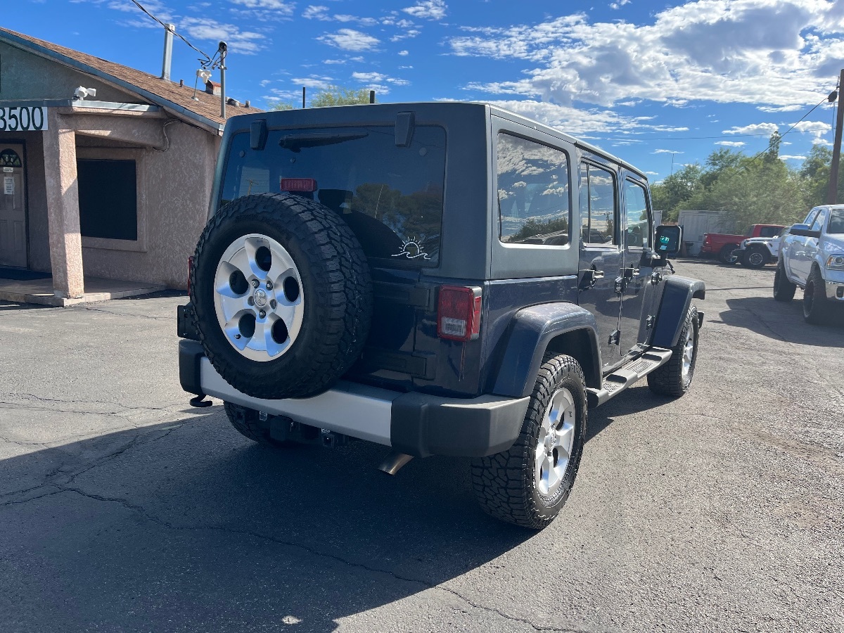 2013 Jeep Wrangler Unlimited Sahara photo 3