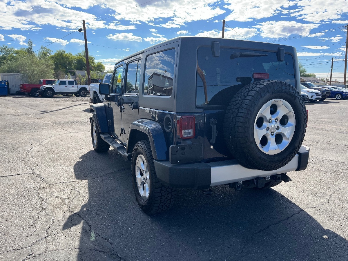 2013 Jeep Wrangler Unlimited Sahara photo 5