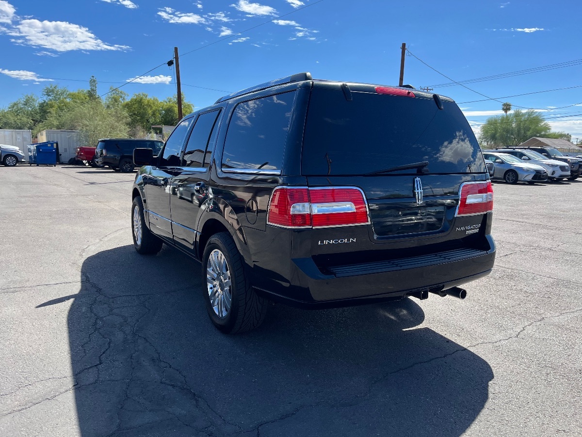 2011 Lincoln Navigator photo 6
