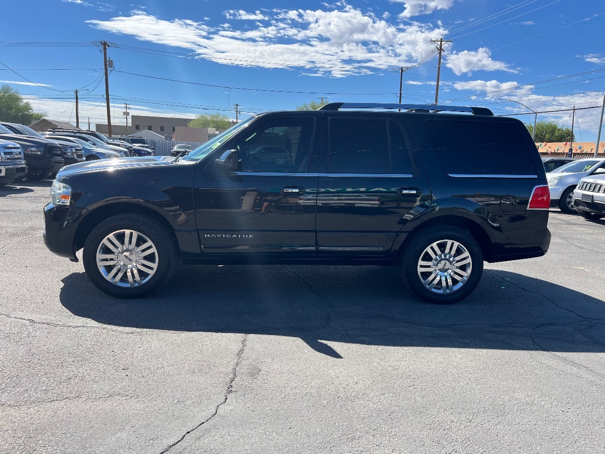 2011 Lincoln Navigator photo 8