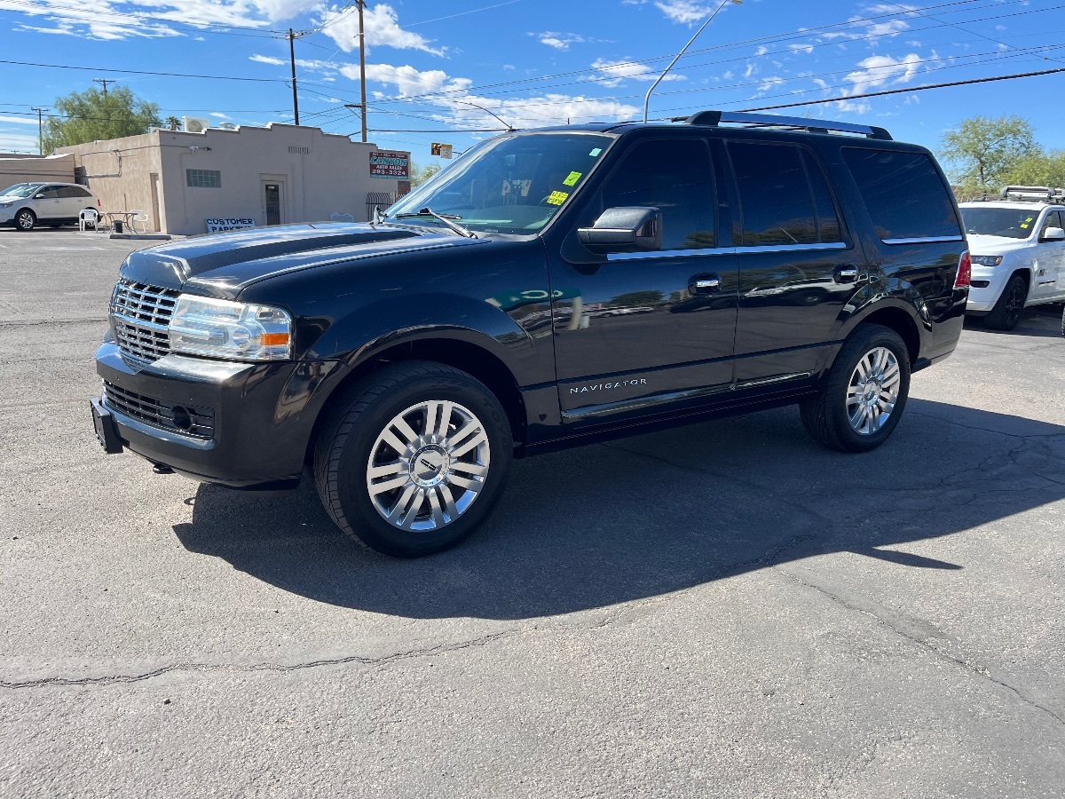 2011 Lincoln Navigator photo 9
