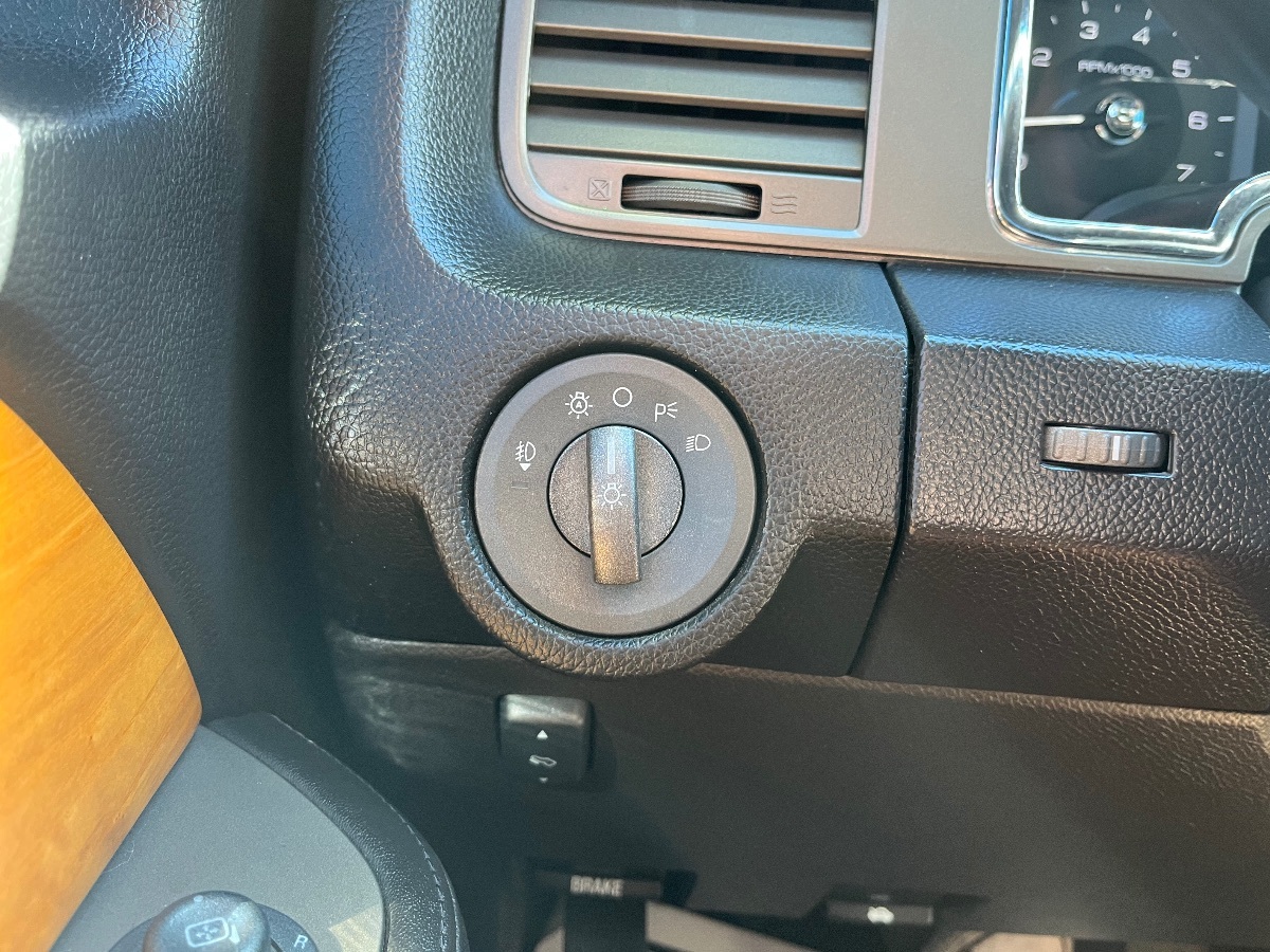 2011 Lincoln Navigator photo 20