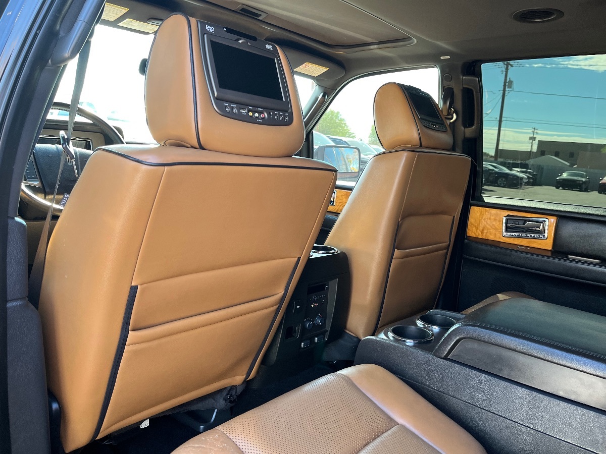 2011 Lincoln Navigator photo 27