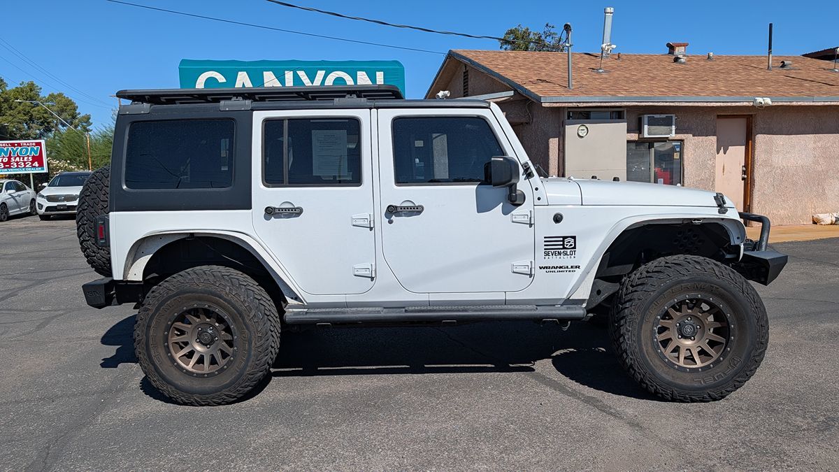 2016 Jeep Wrangler Unlimited Sport photo 2