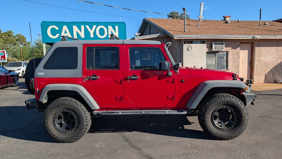 2015 Jeep Wrangler Unlimited Sport photo 2