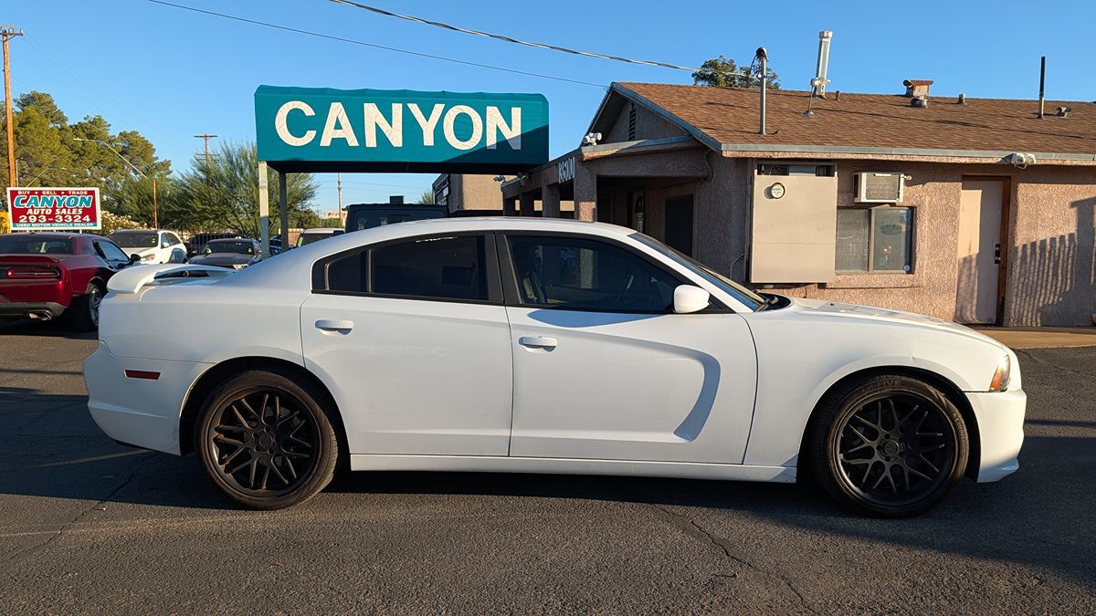 2012 Dodge Charger R/T Max photo 2