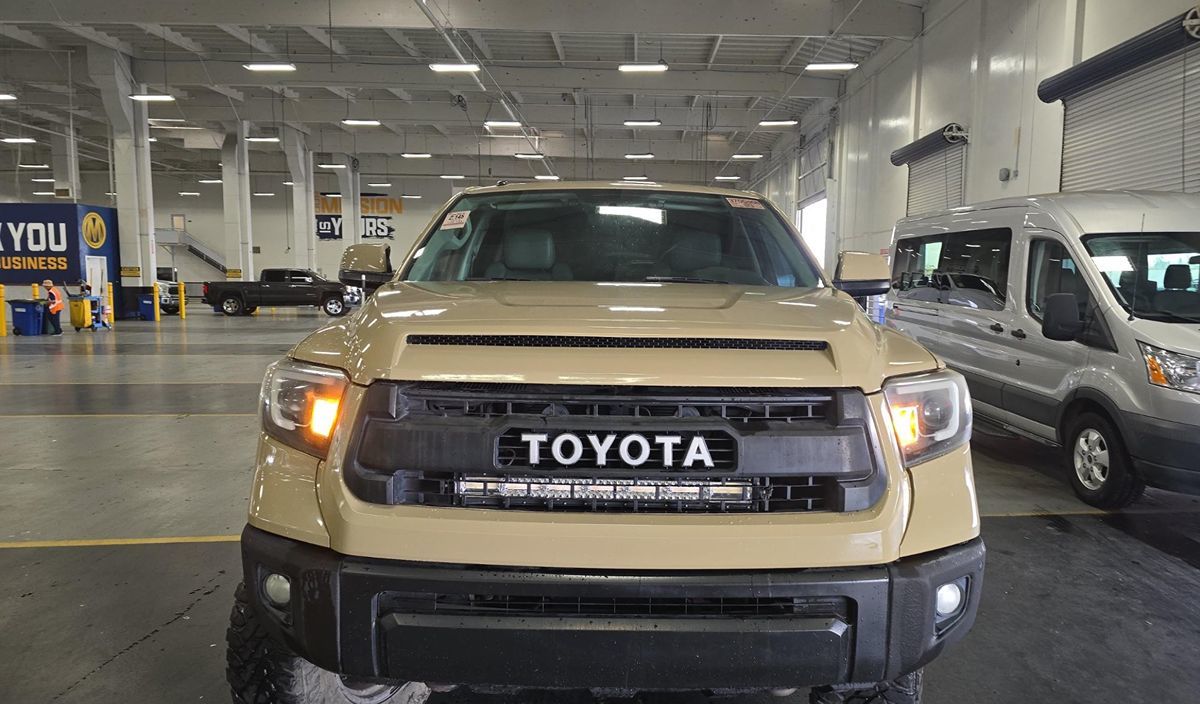 2014 Toyota Tundra Limited photo 2