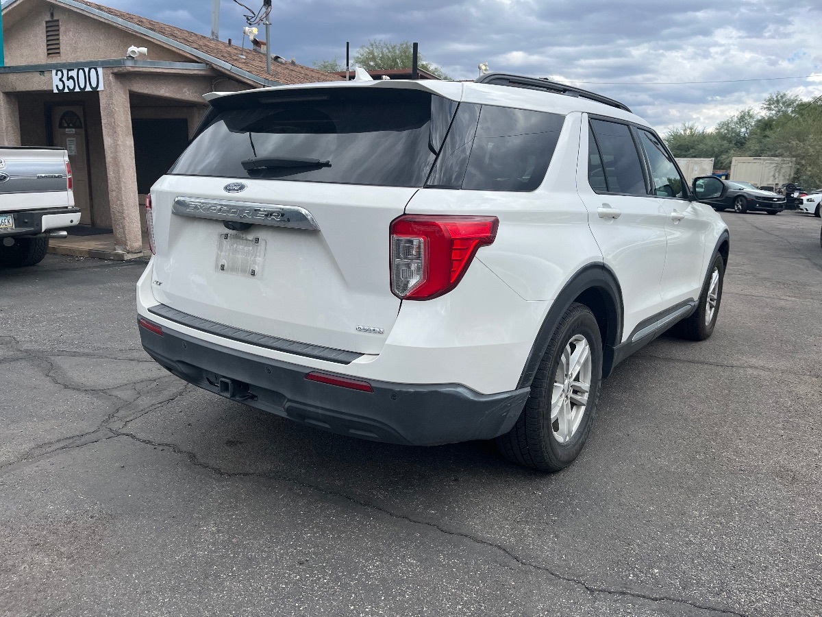 2020 Ford Explorer XLT photo 2