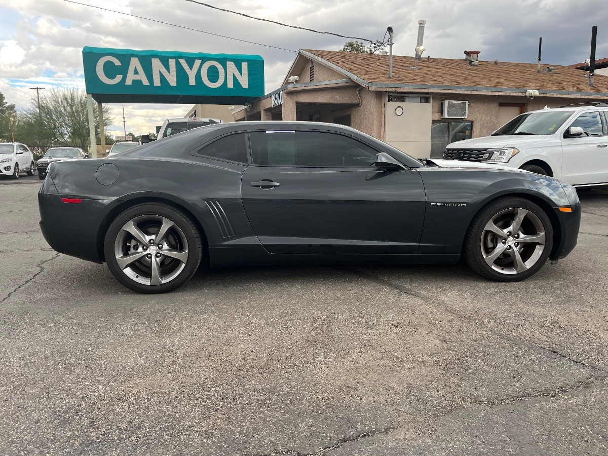 2013 Chevrolet Camaro 2LT photo 2