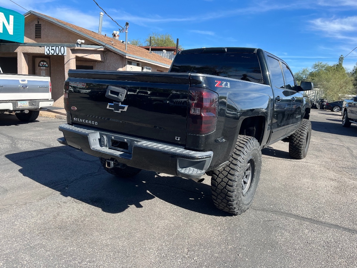 2018 Chevrolet Silverado 1500 LT photo 3