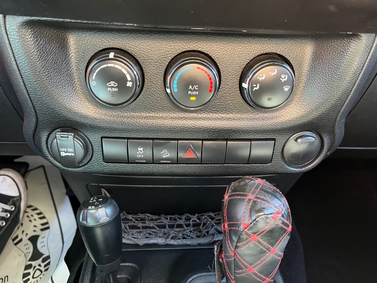 2012 Jeep Wrangler Sport - Photo 14