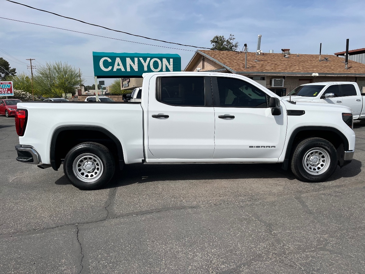 View vehicle photo 3