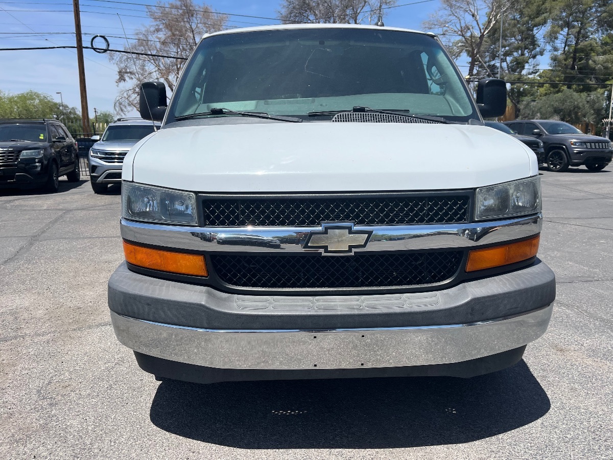 2017 Chevrolet Express Passenger LS - Photo 14