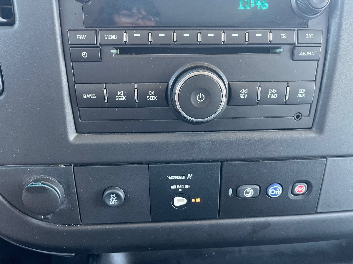 2017 Chevrolet Express Passenger LS - Photo 16