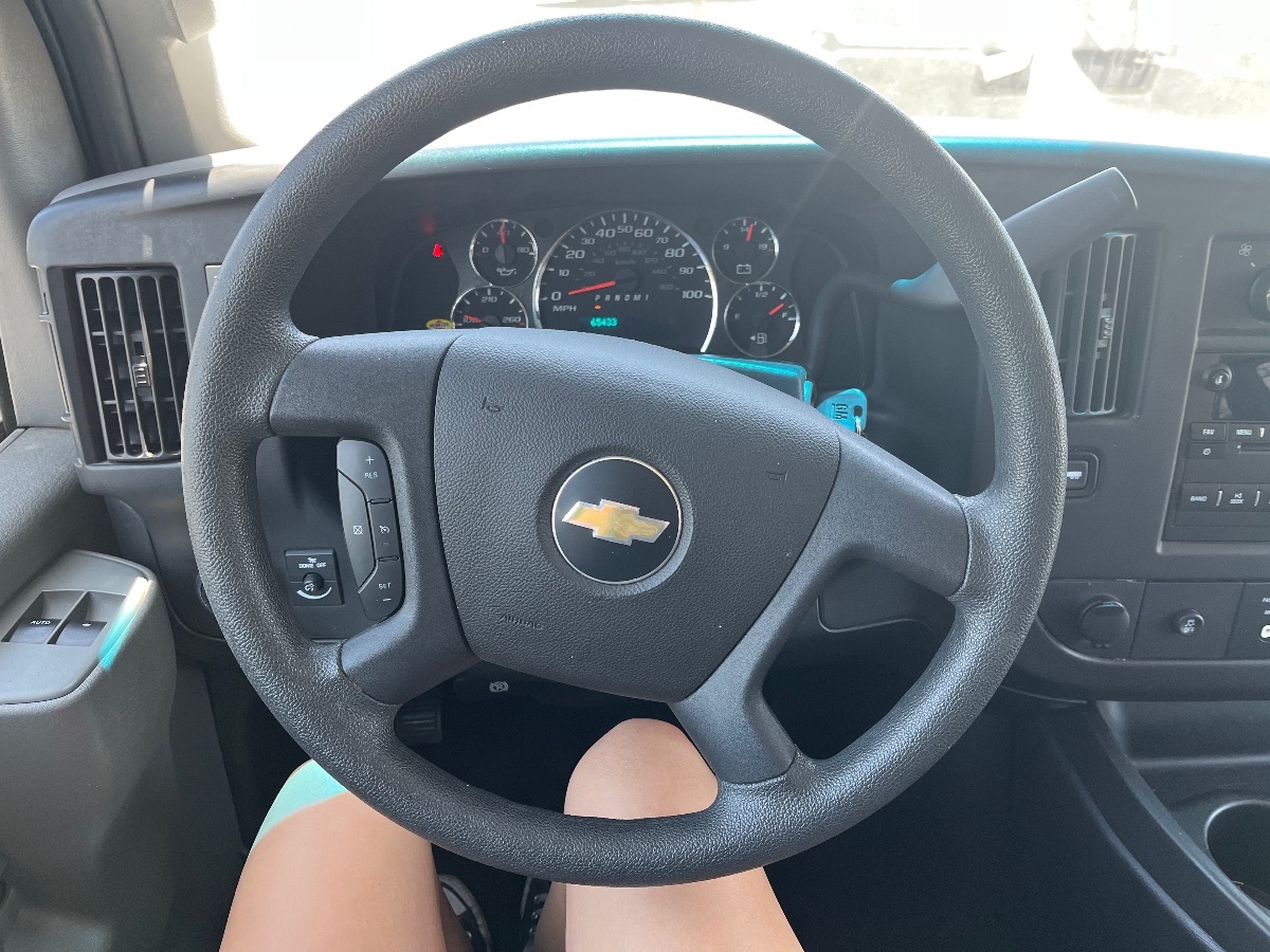 2017 Chevrolet Express Passenger LS - Photo 17