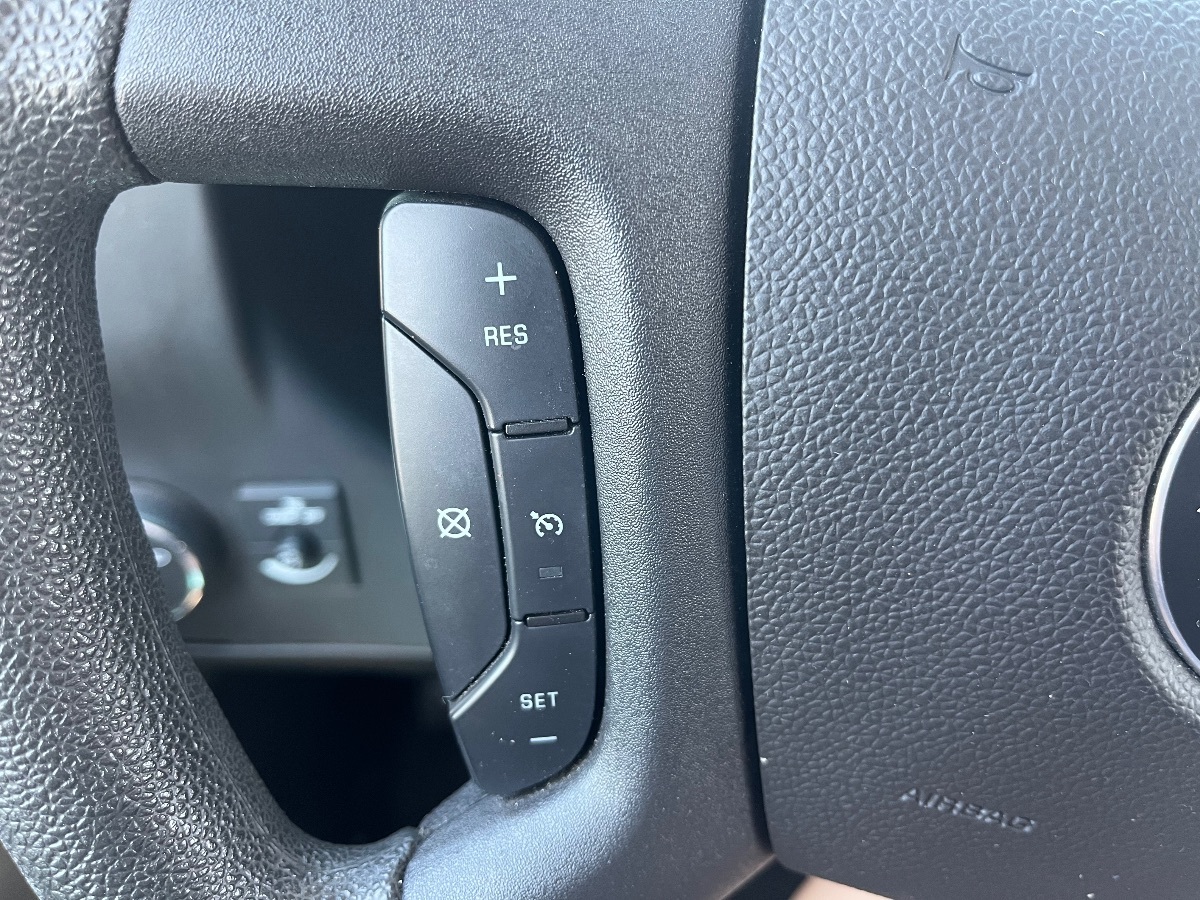 2017 Chevrolet Express Passenger LS - Photo 18