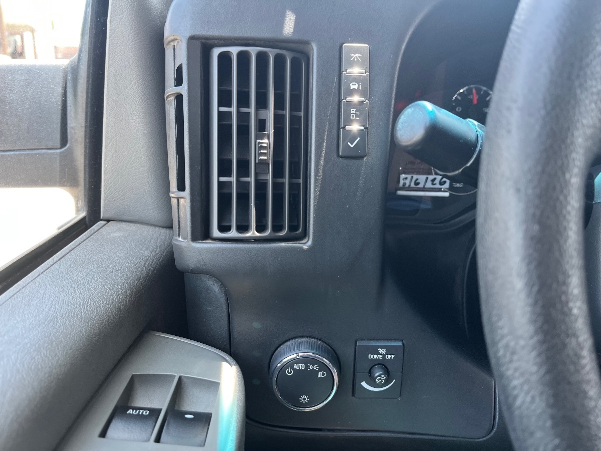 2017 Chevrolet Express Passenger LS - Photo 20