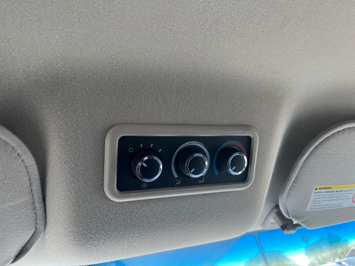2017 Chevrolet Express Passenger LS - Photo 22