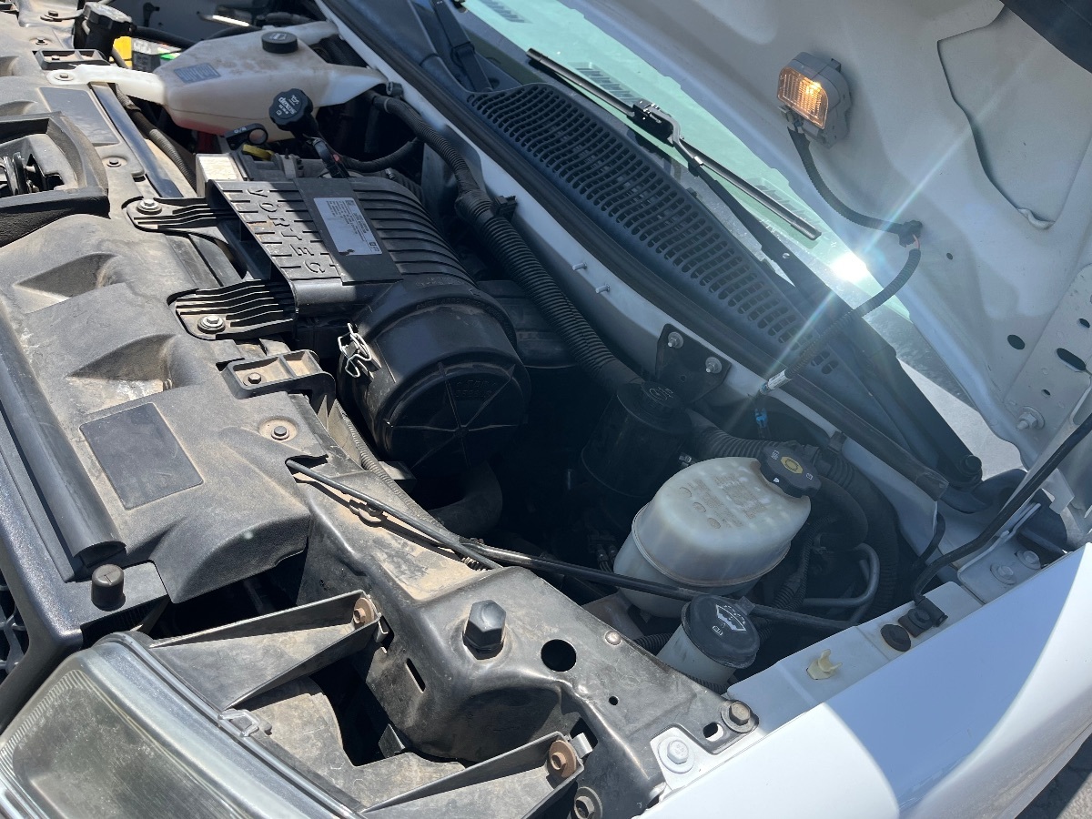 2017 Chevrolet Express Passenger LS - Photo 38