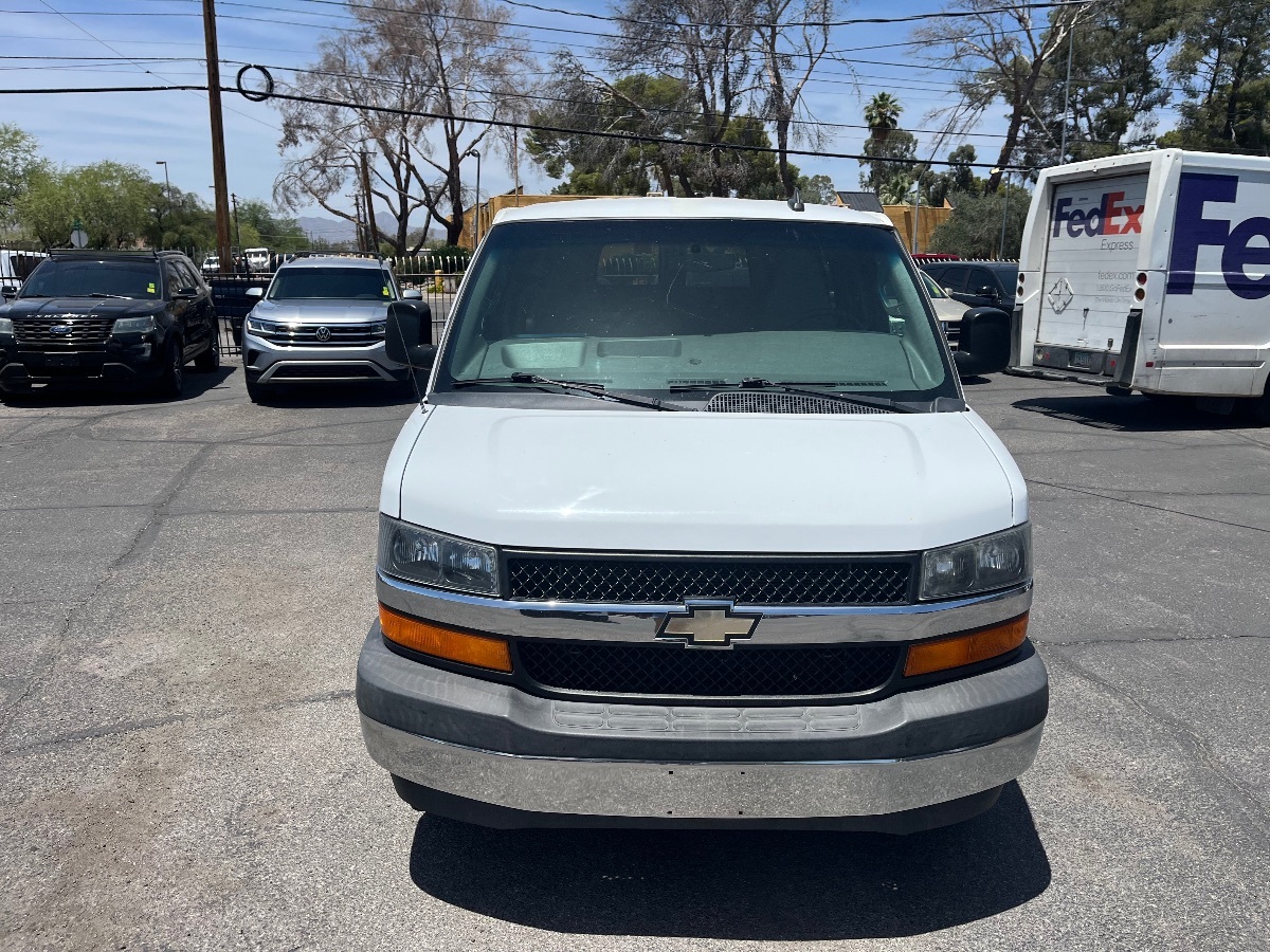 2017 Chevrolet Express Passenger LS - Photo 44