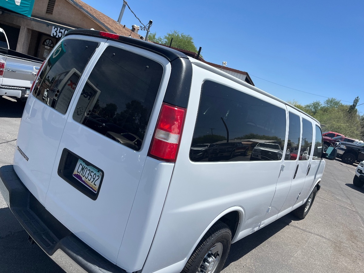2017 Chevrolet Express Passenger LS - Photo 46