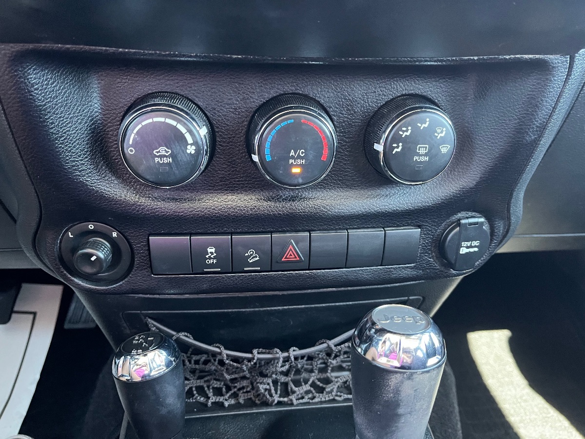 2017 Jeep Wrangler Unlimited Sport S - Photo 14