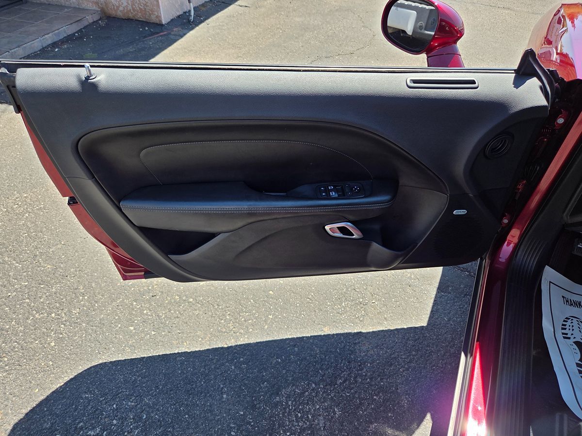 2018 Dodge Challenger SXT Plus - Photo 25