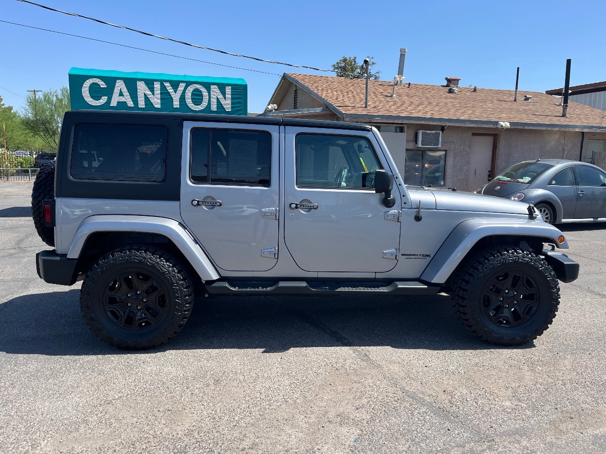 2018 Jeep Wrangler JK Unlimited Sahara - Photo 3