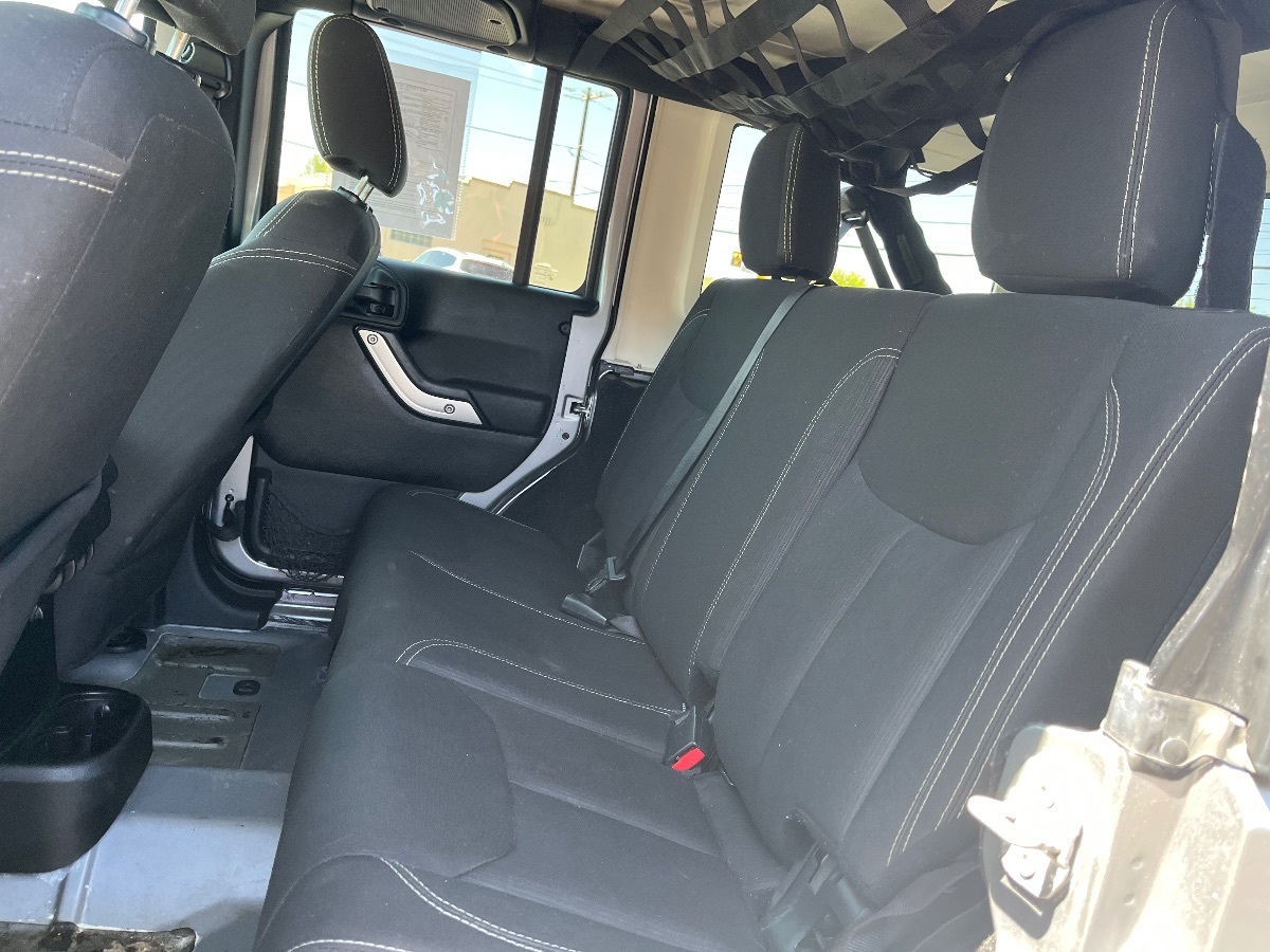 2018 Jeep Wrangler JK Unlimited Sahara - Photo 26