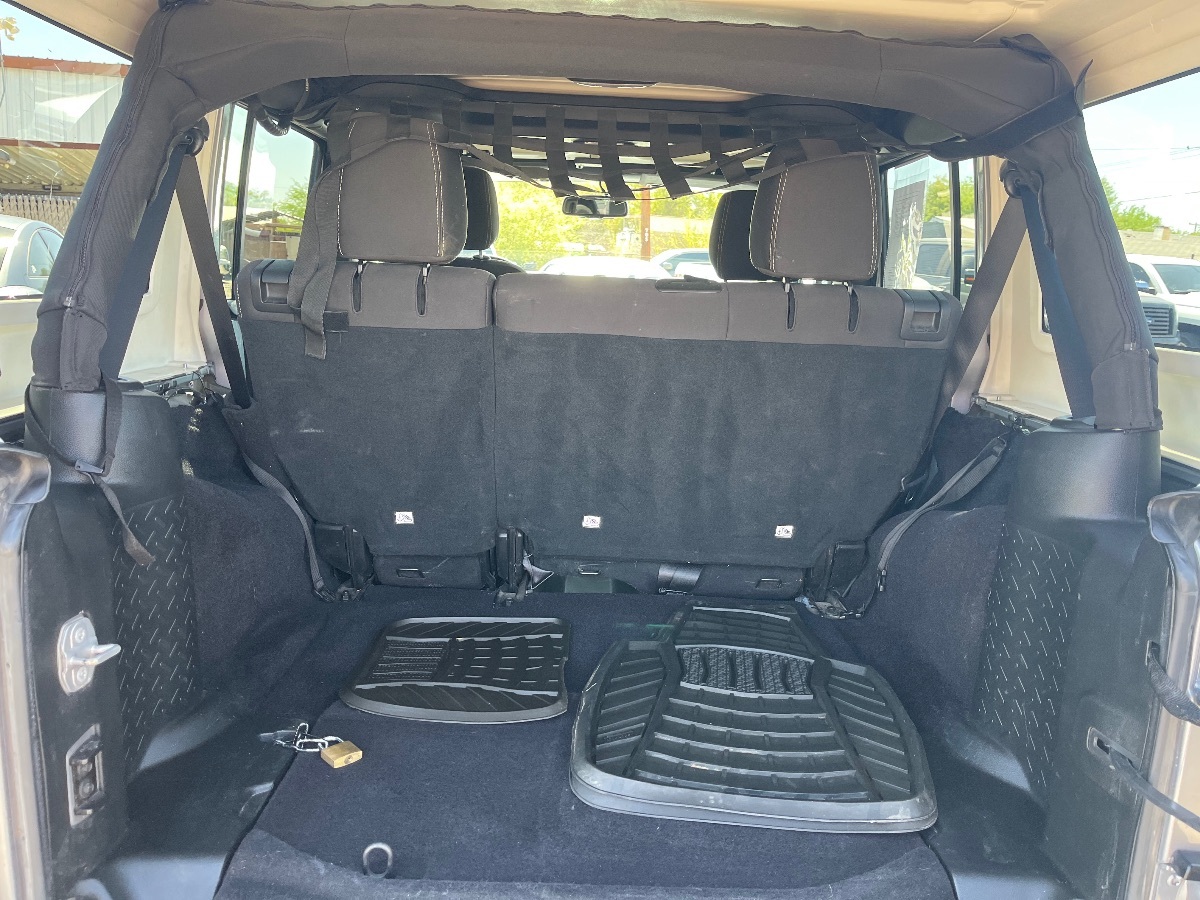 2018 Jeep Wrangler JK Unlimited Sahara - Photo 28
