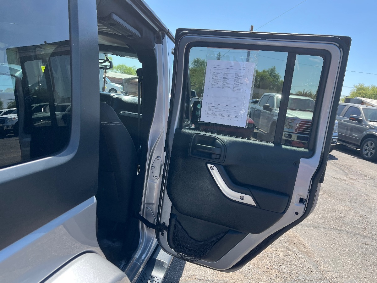 2018 Jeep Wrangler JK Unlimited Sahara - Photo 31
