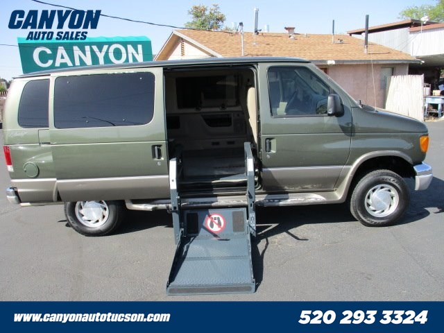 2003 Ford Econoline Wagon XLT