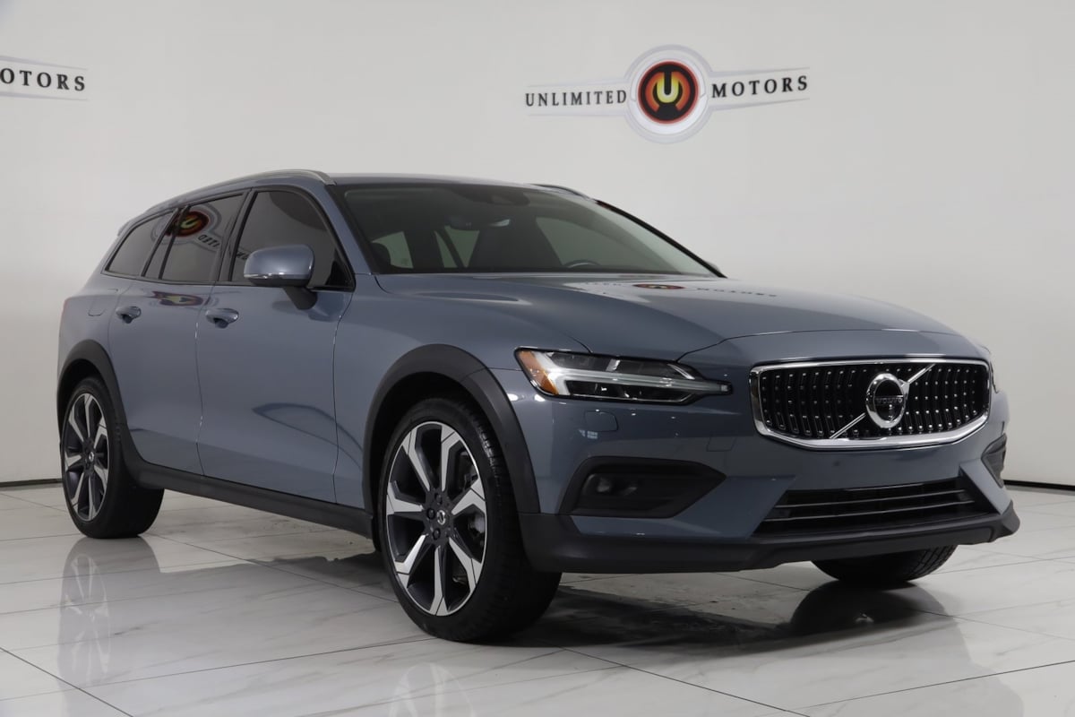 Used 2022 Volvo V60 Cross Country in Noblesville