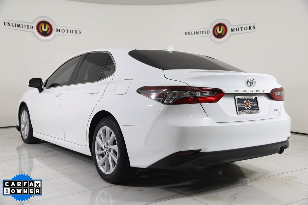 2022 Toyota Camry LE photo 4