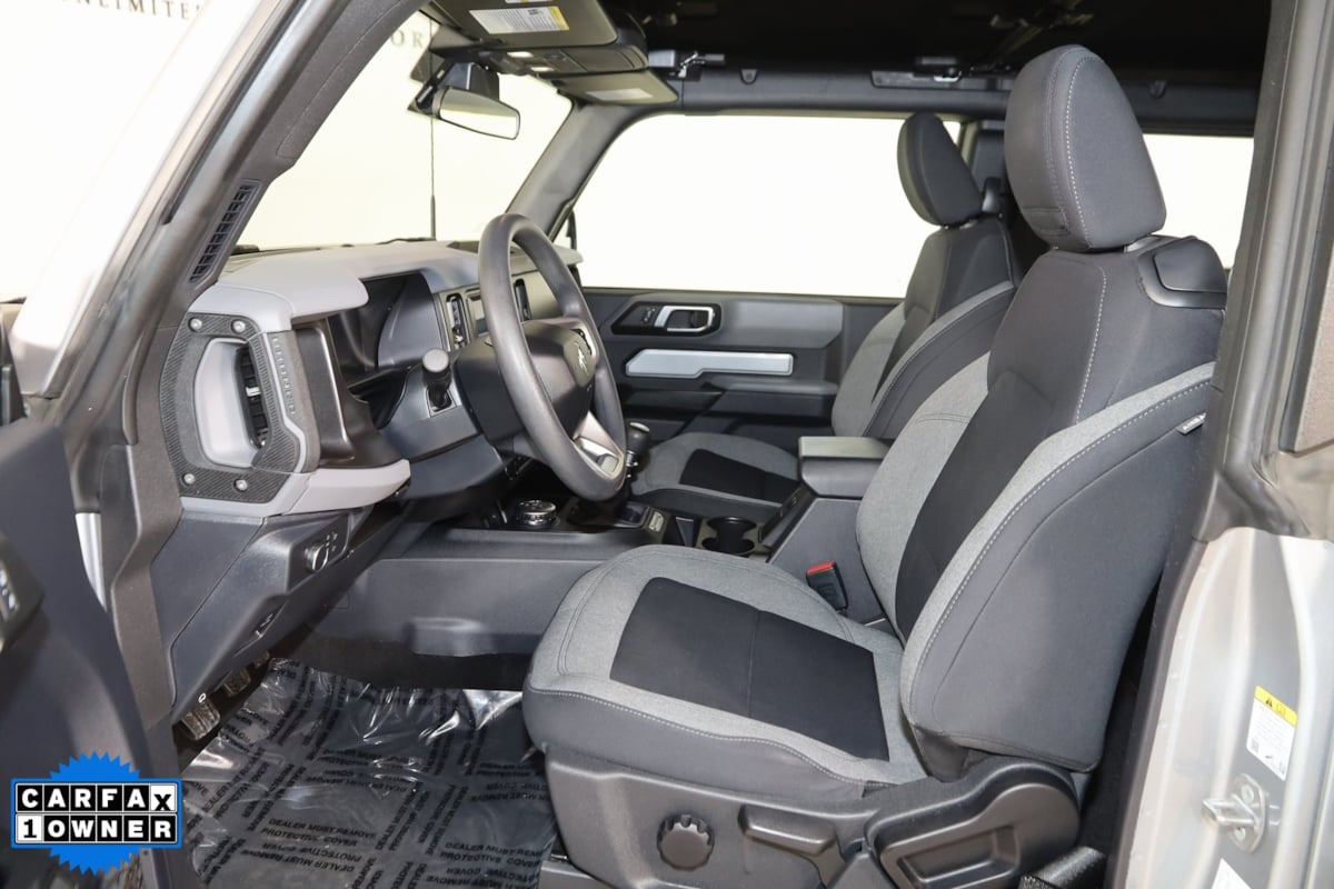 2022 Ford Bronco Base photo 9