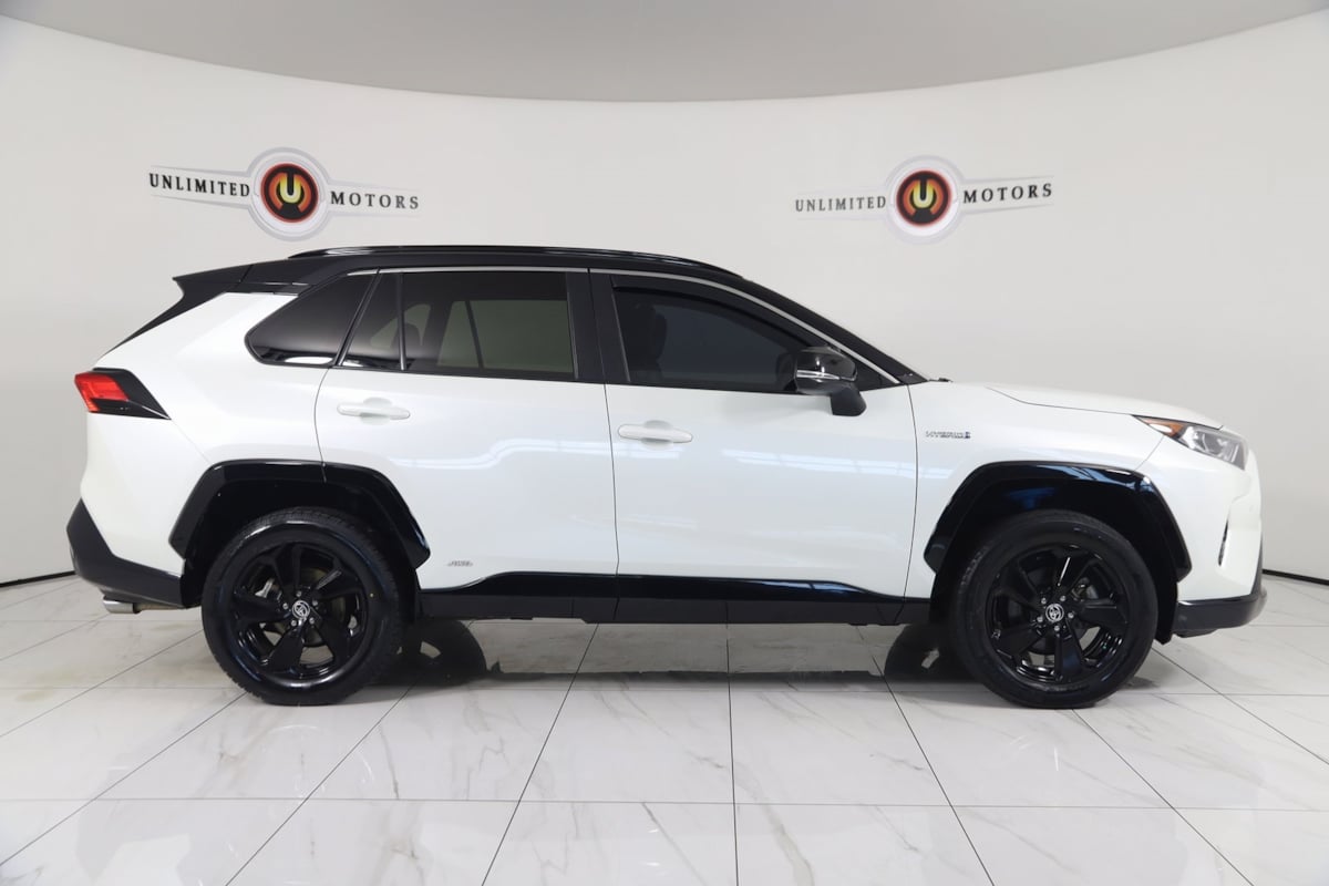 2021 Toyota RAV4 Hybrid XSE photo 2