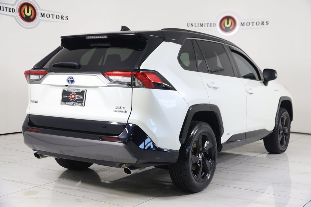 2021 Toyota RAV4 Hybrid XSE photo 3