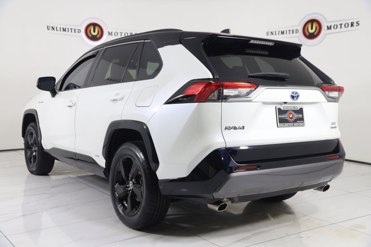 2021 Toyota RAV4 Hybrid XSE photo 4