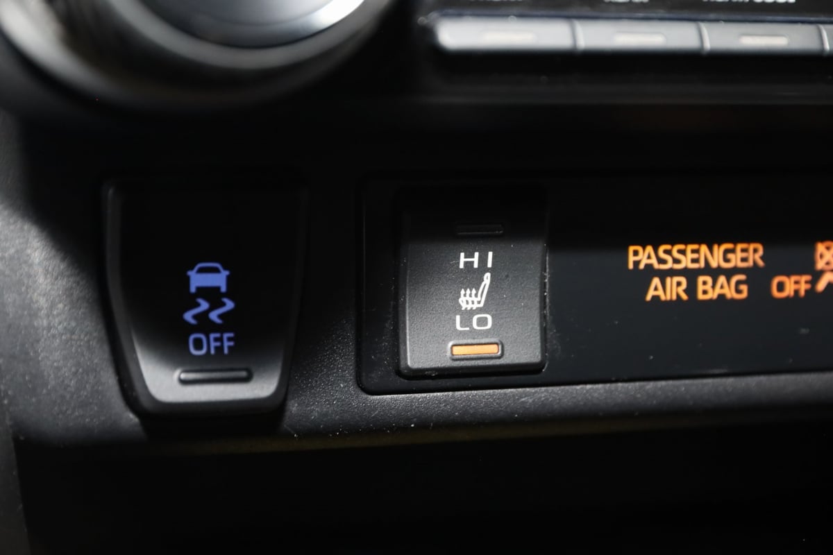 2021 Toyota RAV4 Hybrid XSE photo 8