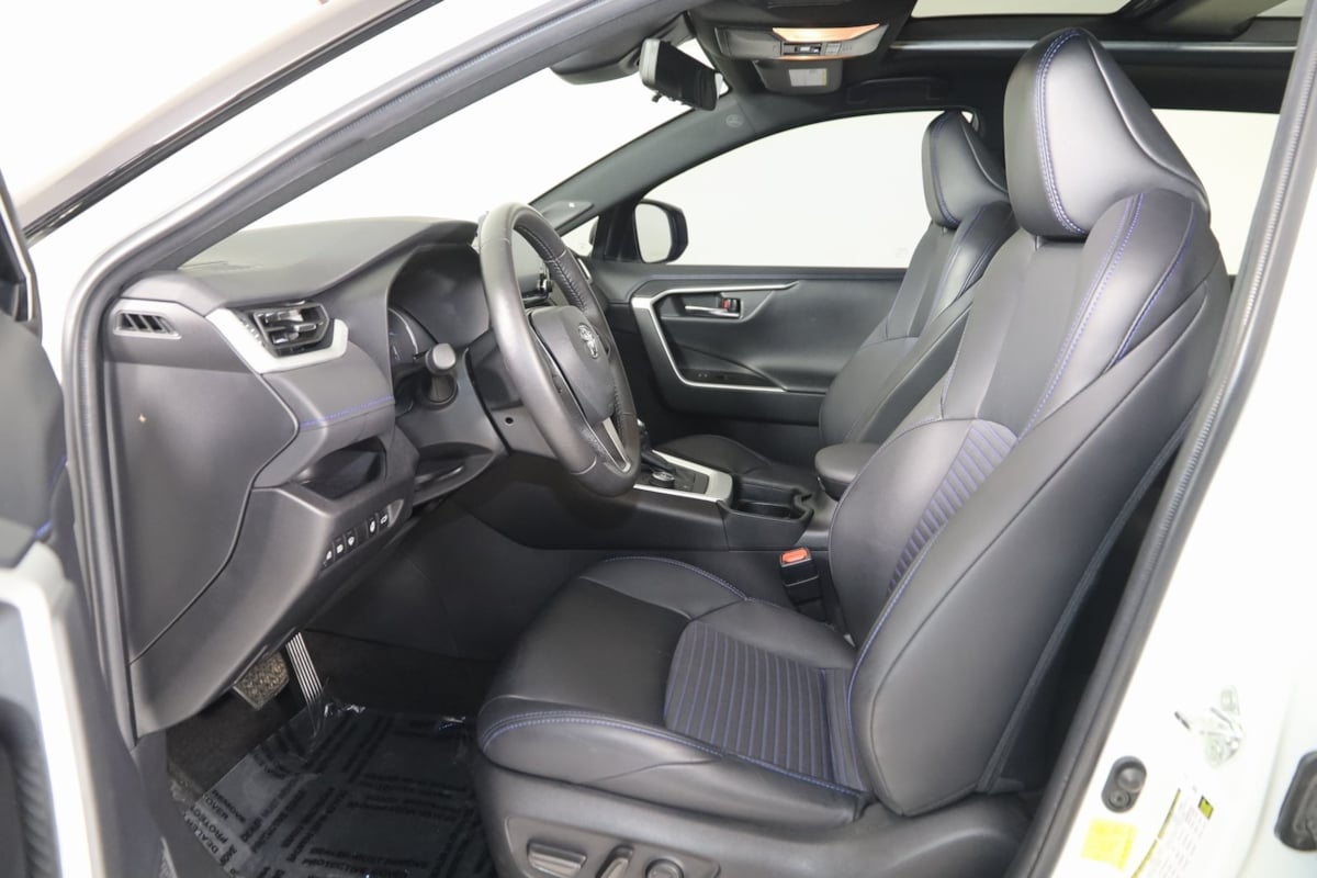 2021 Toyota RAV4 Hybrid XSE photo 11