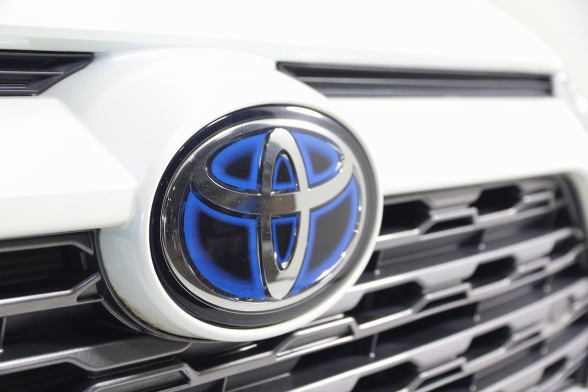 2021 Toyota RAV4 Hybrid XSE photo 17