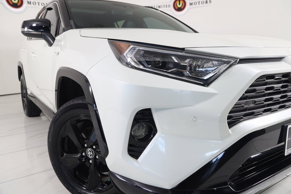 2021 Toyota RAV4 Hybrid XSE photo 18