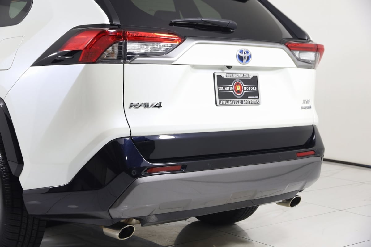 2021 Toyota RAV4 Hybrid XSE photo 23